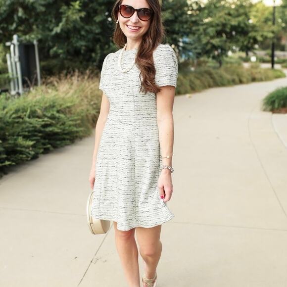 Gal Meets Glam Cream Short Sleeve Dress - Picture 1 of 10